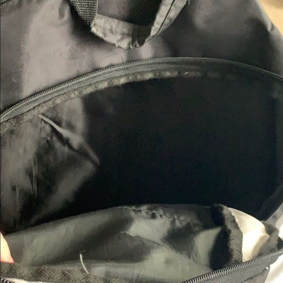 ES Backpack - Picture 4 of 5